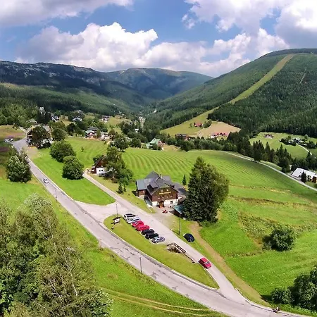 Hotel Lenka 3*